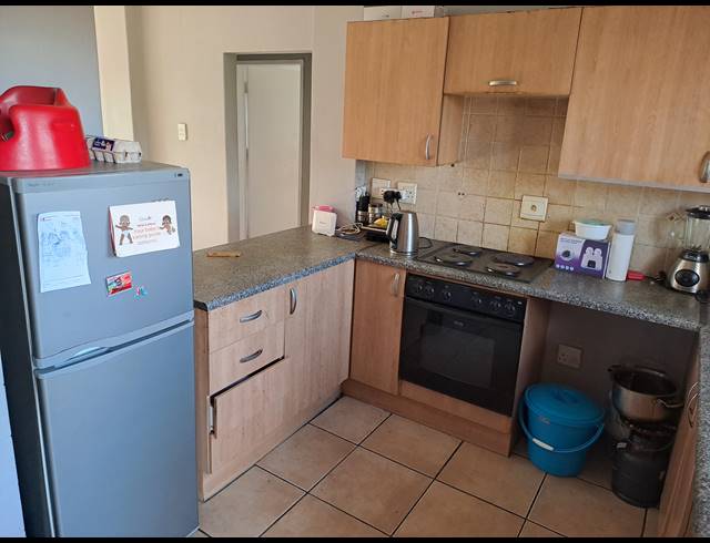 2 BEDROOM TOWNHOUSE FOR SALE IN CASTLEVIEW